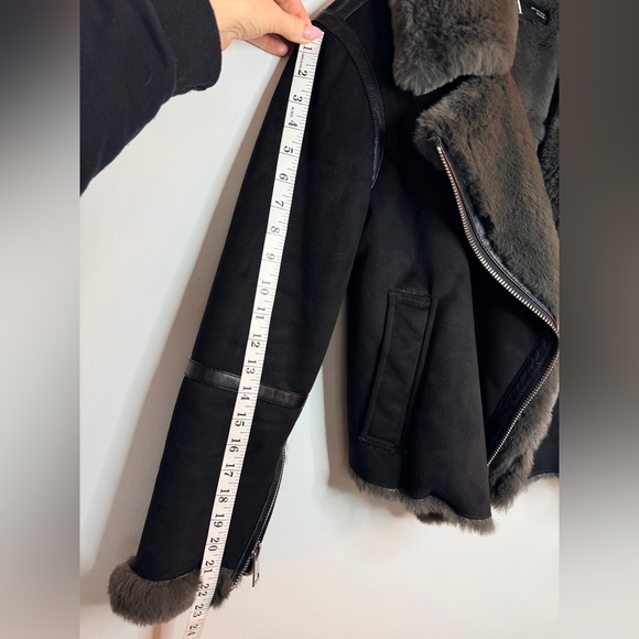 🖤 ZARA Black Jacket with Grey Shearling – Size S - Picture 9 of 16